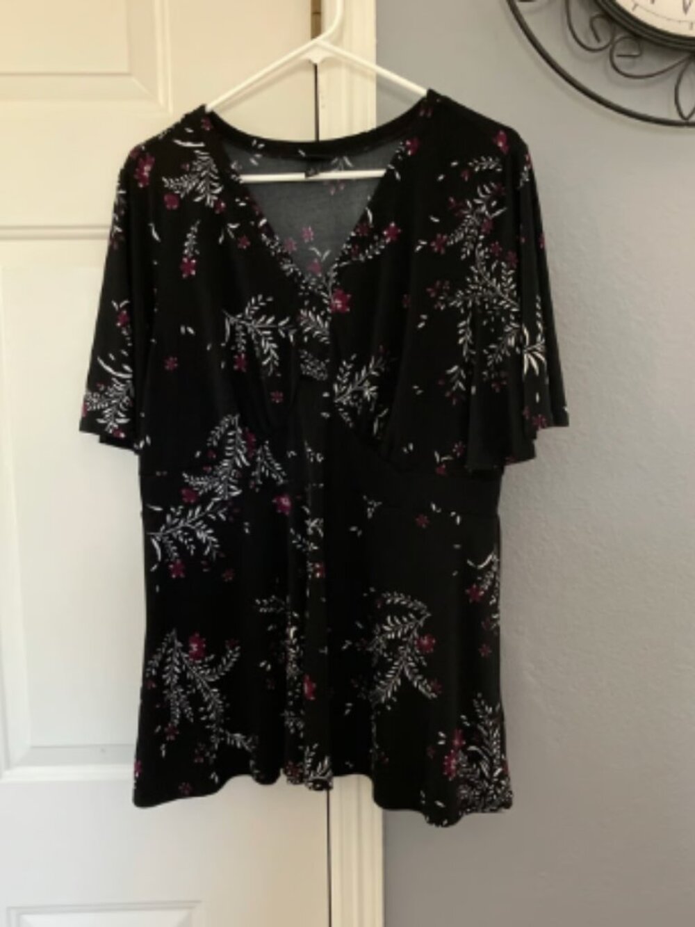 Torrid brand size 1X Floral Pattern Top